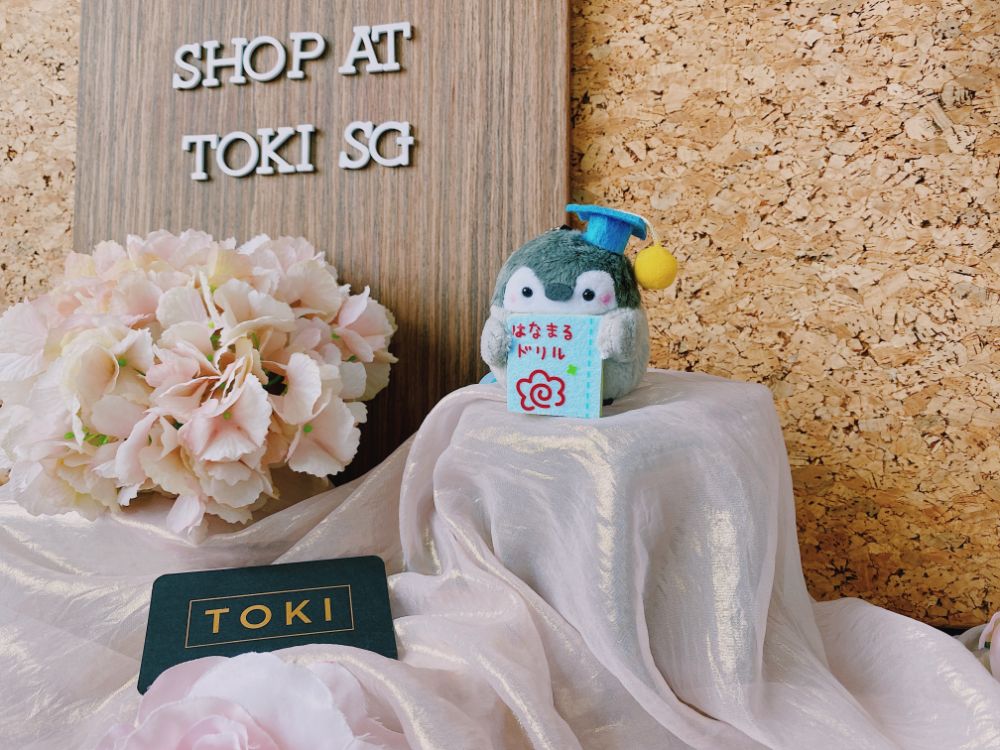 Graduation Gifts Specialist in Singapore. Highly rated, affordable and top quality Graduation Soft Toy, Bear and Flowers.